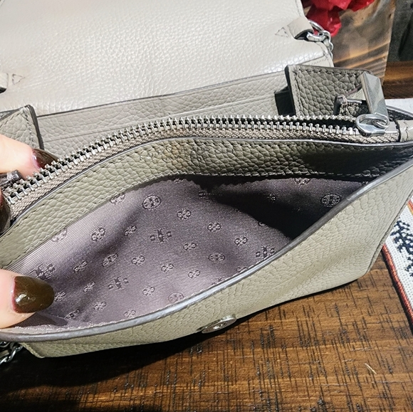 Crossbody Designer By Tory Burch sz small - Picture 3 of 7